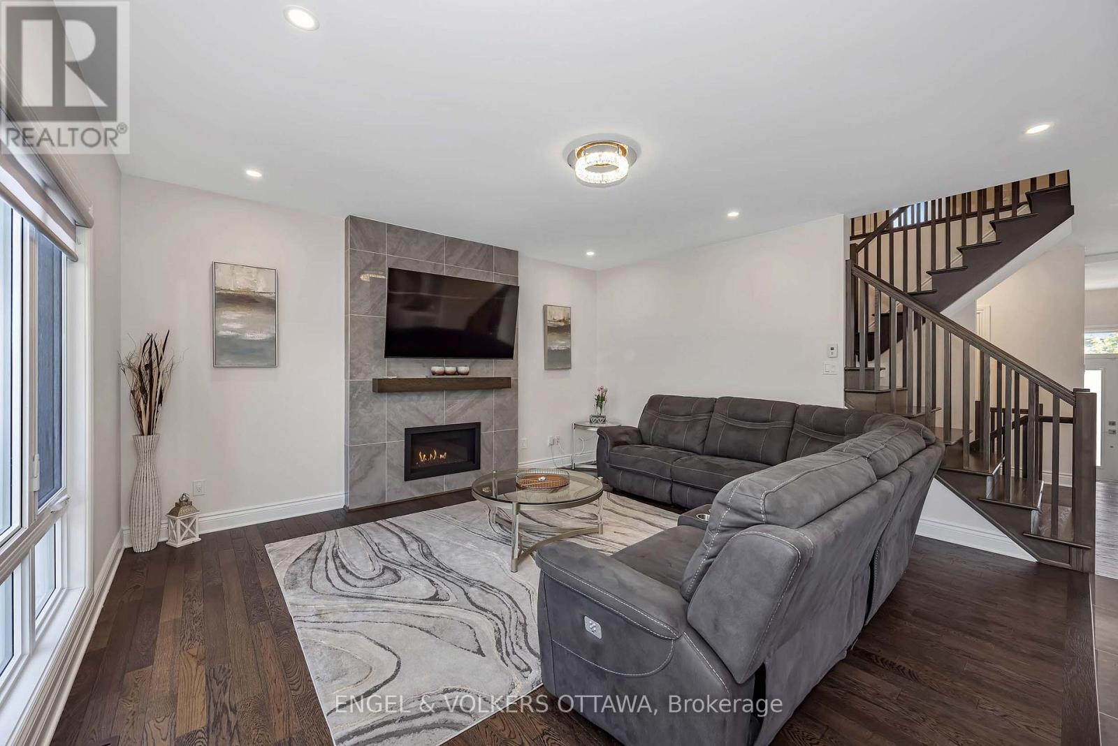 1082 DOCTEUR CORBEIL BOULEVARD - 18