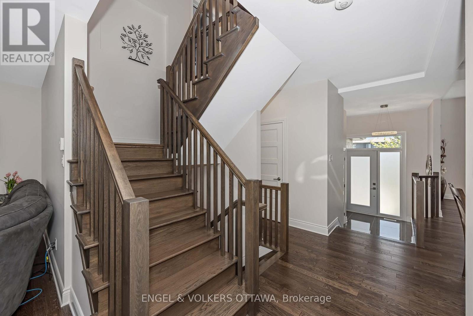 1082 DOCTEUR CORBEIL BOULEVARD - 21