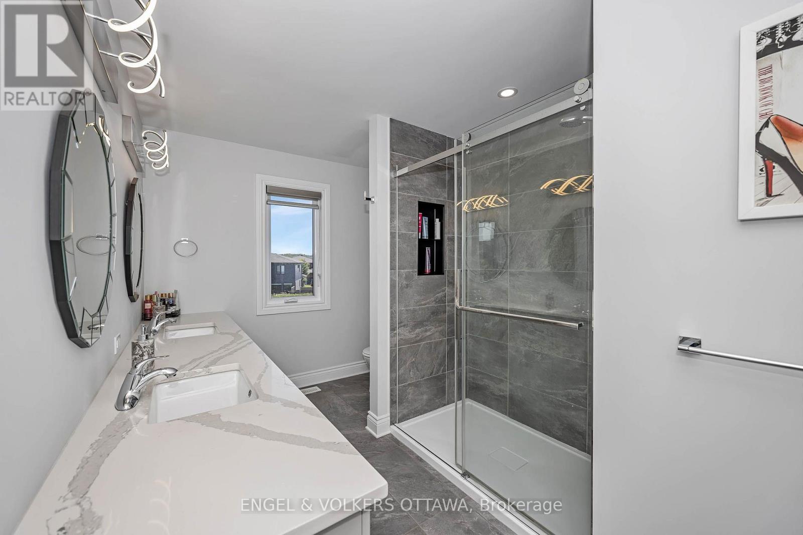 1082 DOCTEUR CORBEIL BOULEVARD - 28