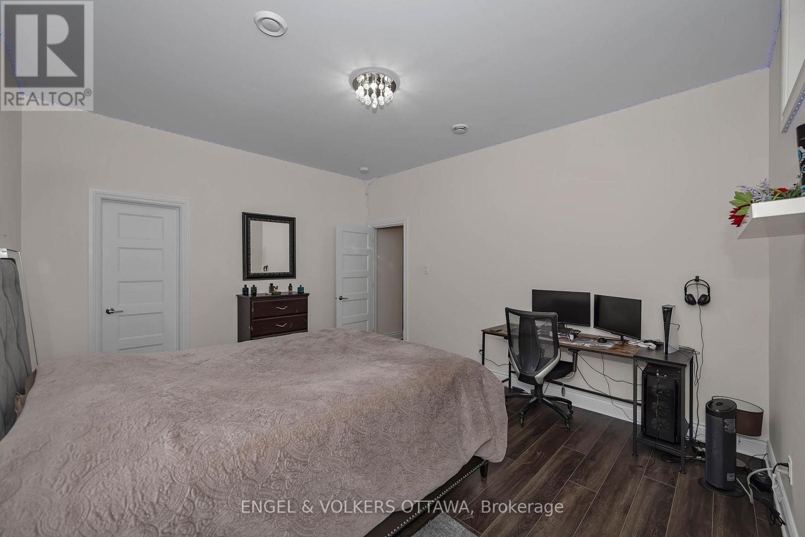 1082 DOCTEUR CORBEIL BOULEVARD - 34