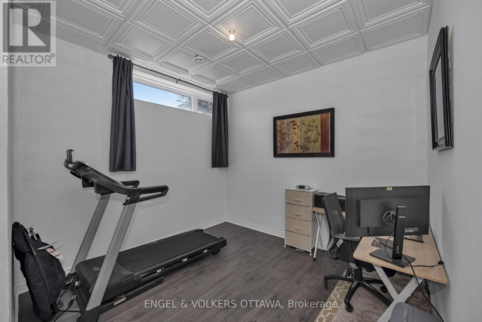 1082 DOCTEUR CORBEIL BOULEVARD - 36