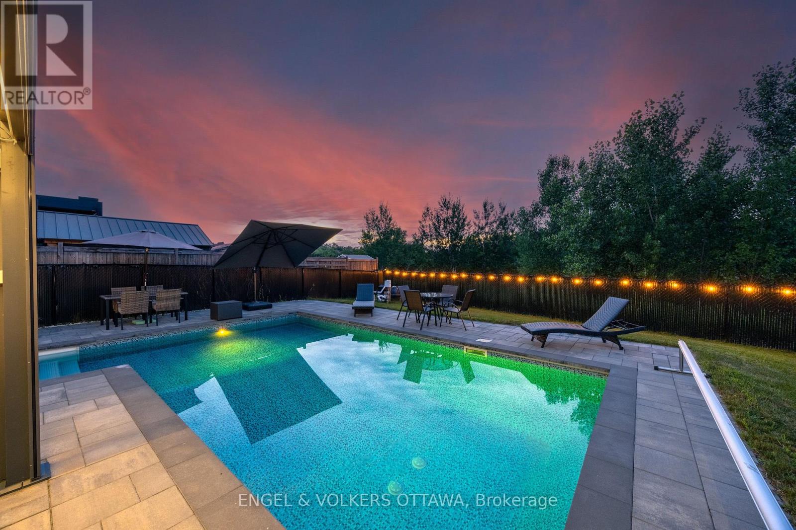1082 DOCTEUR CORBEIL BOULEVARD - 40