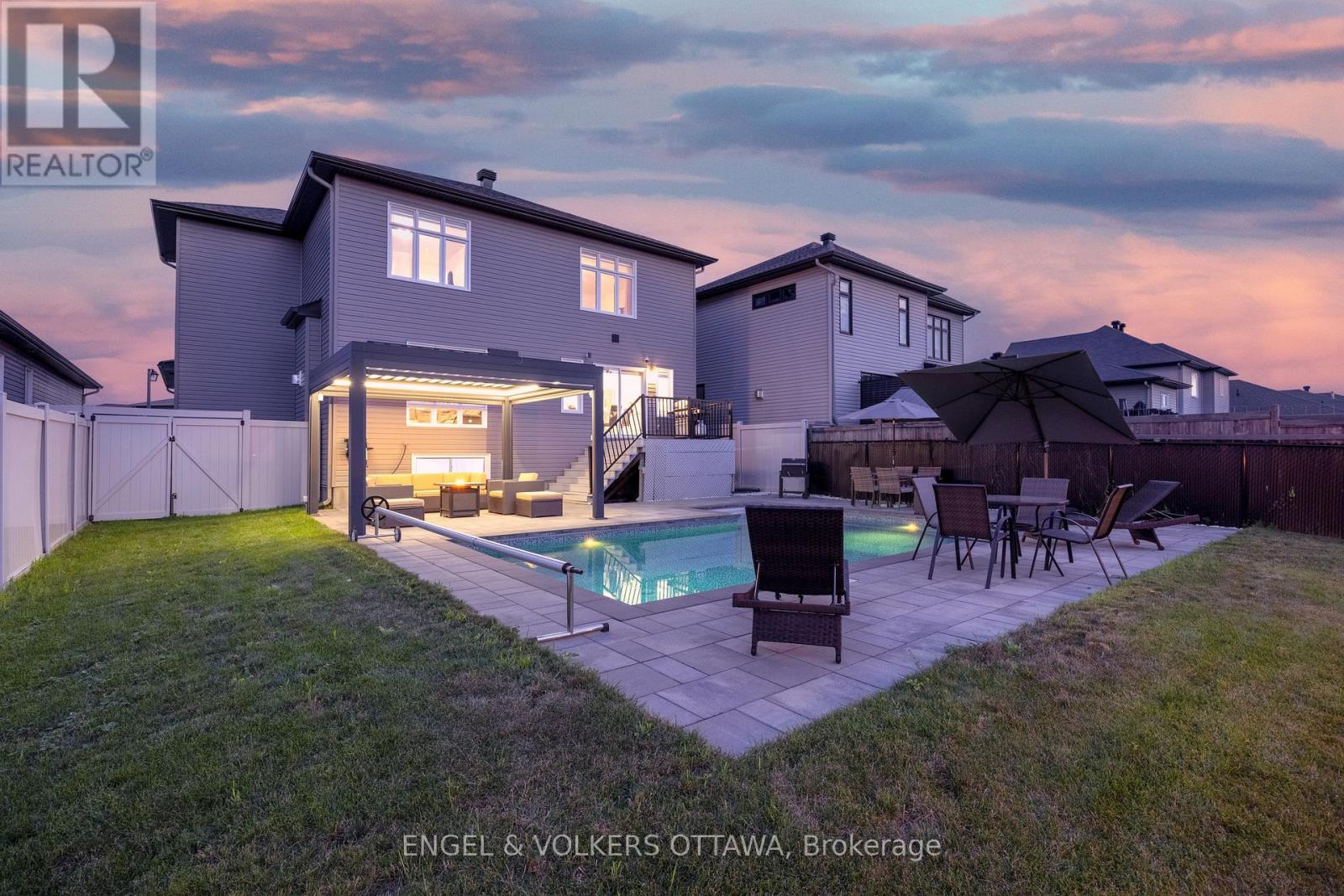 1082 DOCTEUR CORBEIL BOULEVARD - 44