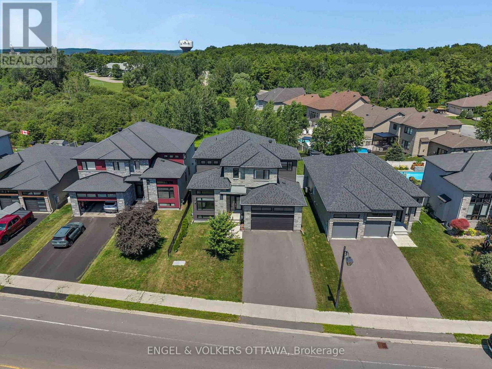 1082 DOCTEUR CORBEIL BOULEVARD - 45