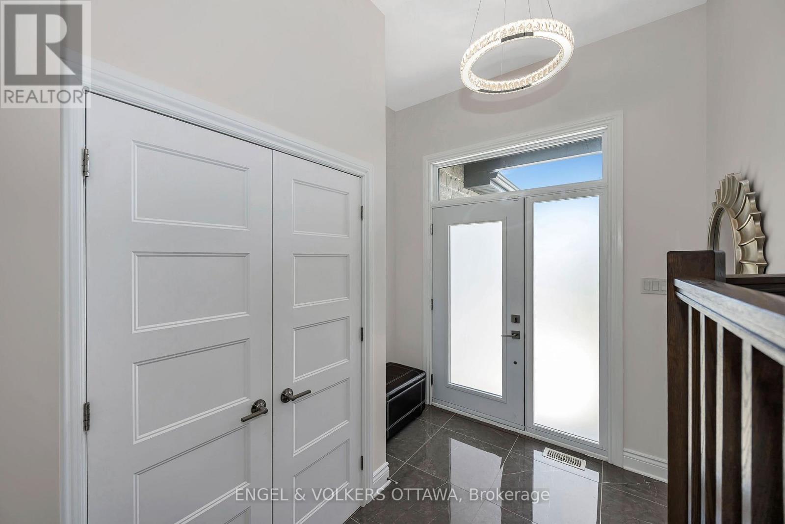 1082 DOCTEUR CORBEIL BOULEVARD - 5
