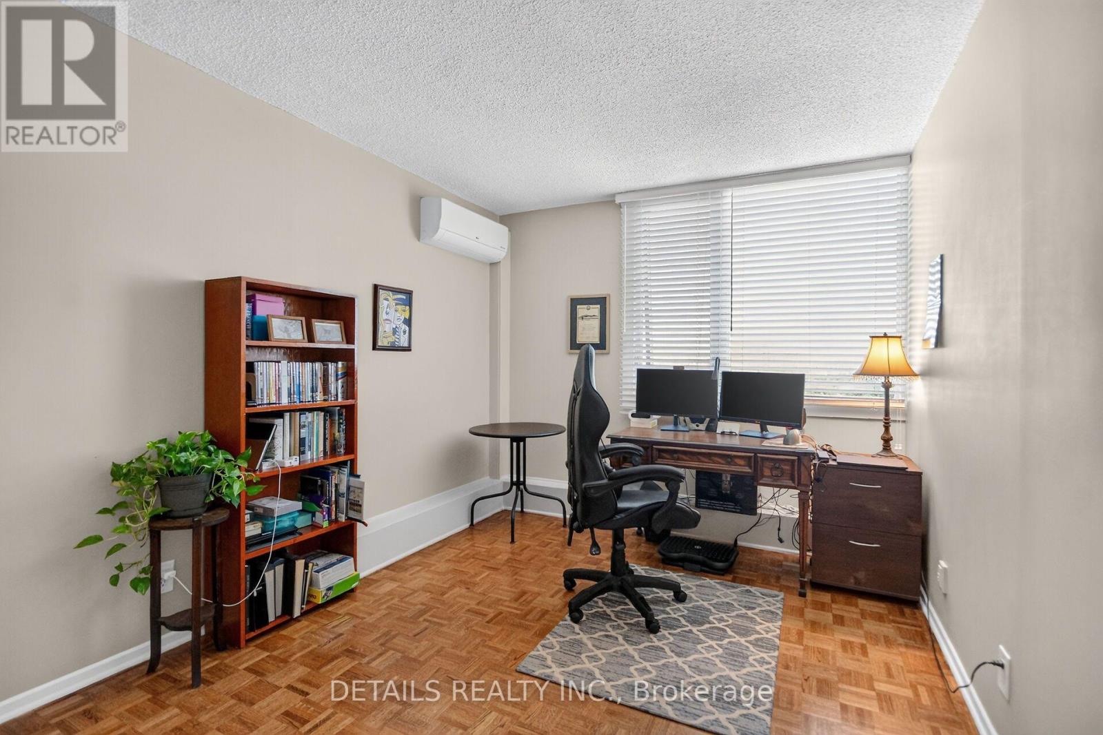 #1602 2625 REGINA STREET - 17