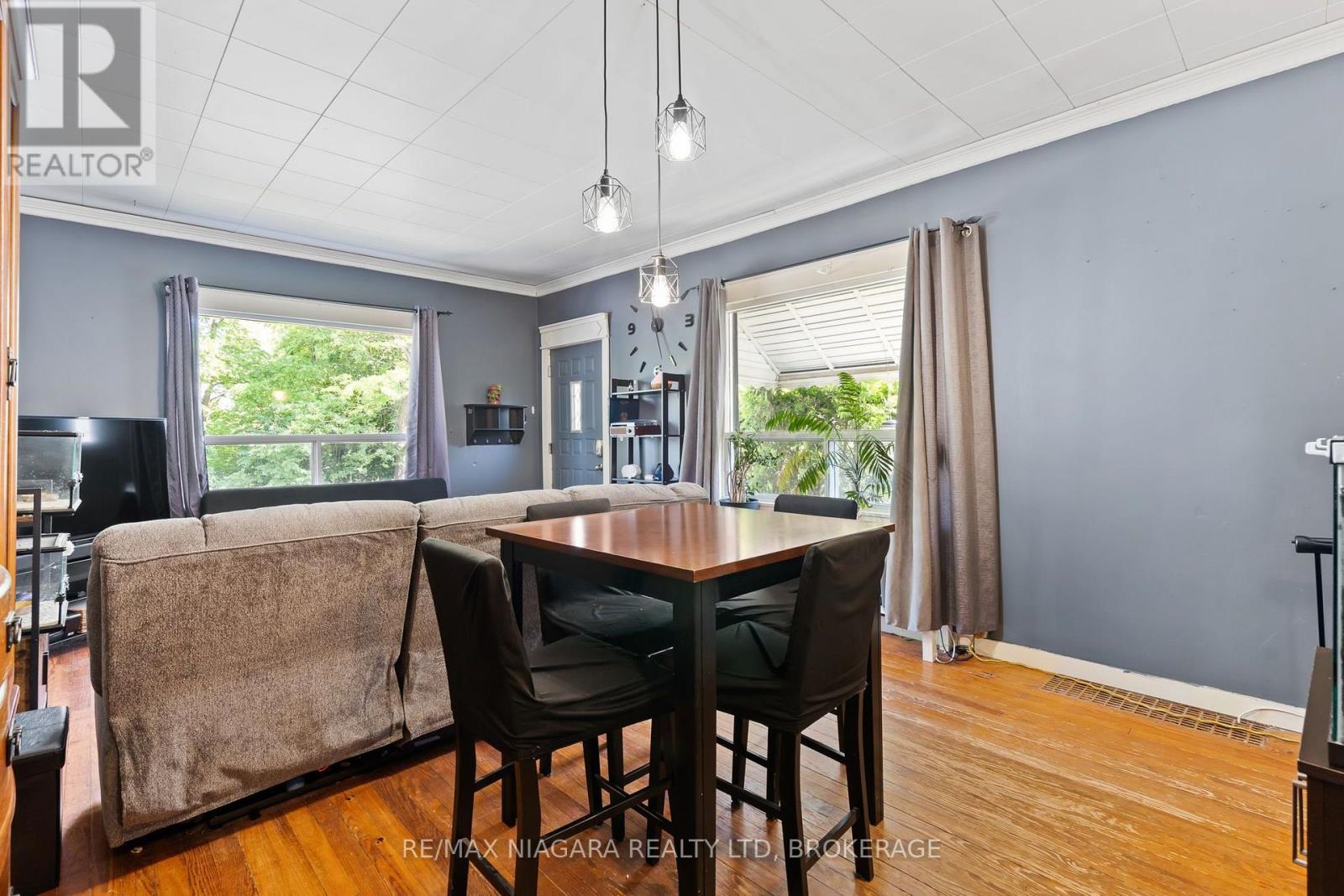63 HODGKINS AVENUE - 10