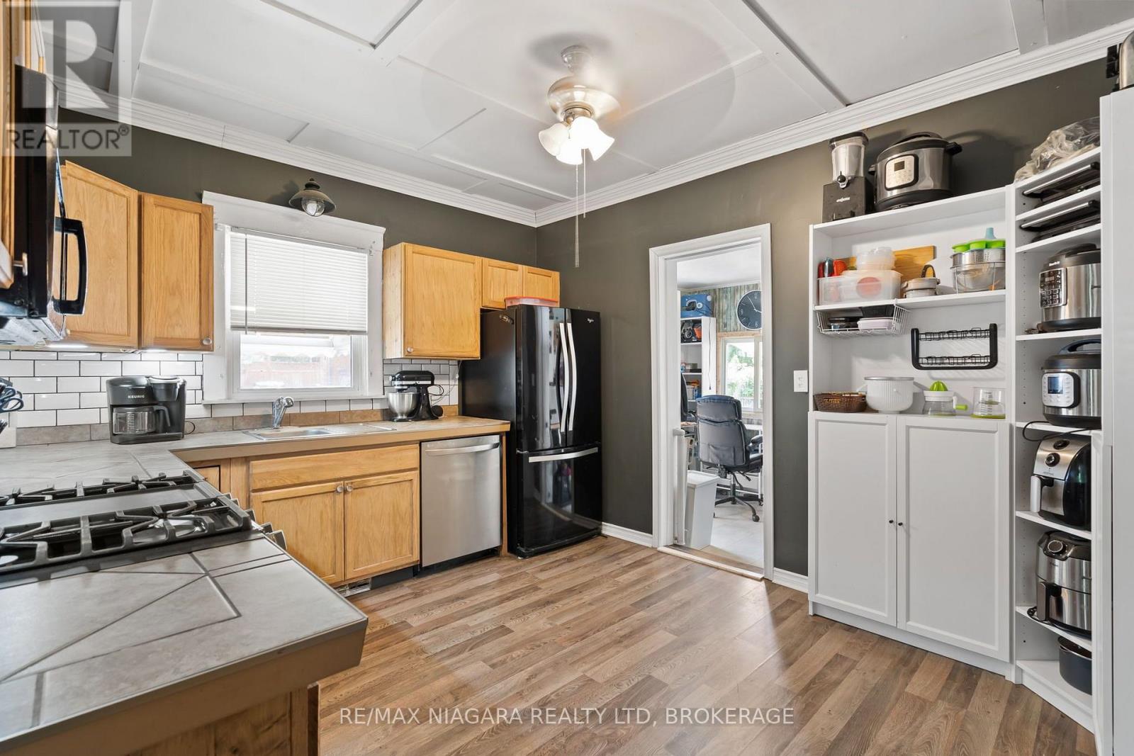 63 HODGKINS AVENUE - 11