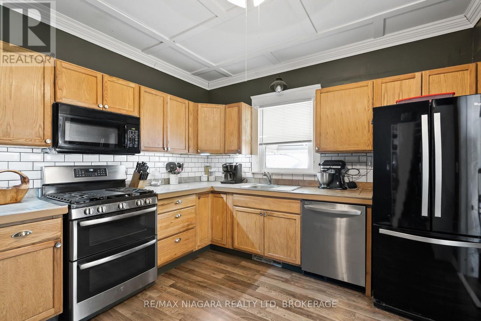 63 HODGKINS AVENUE - 12