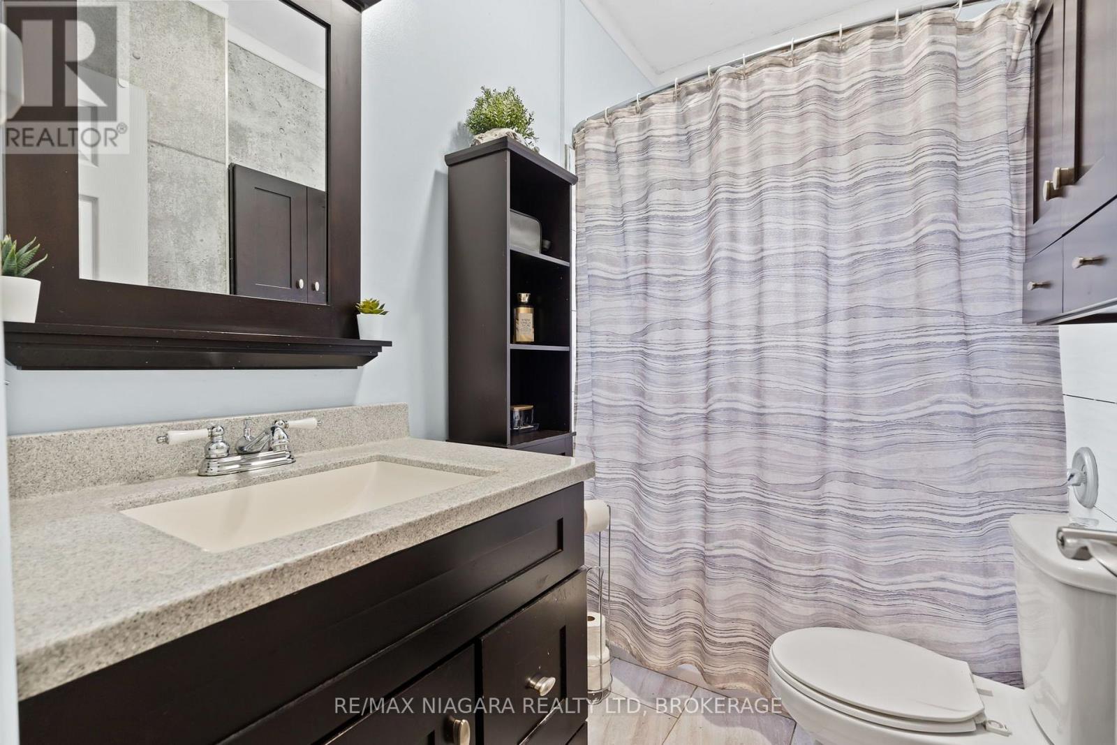 63 HODGKINS AVENUE - 16
