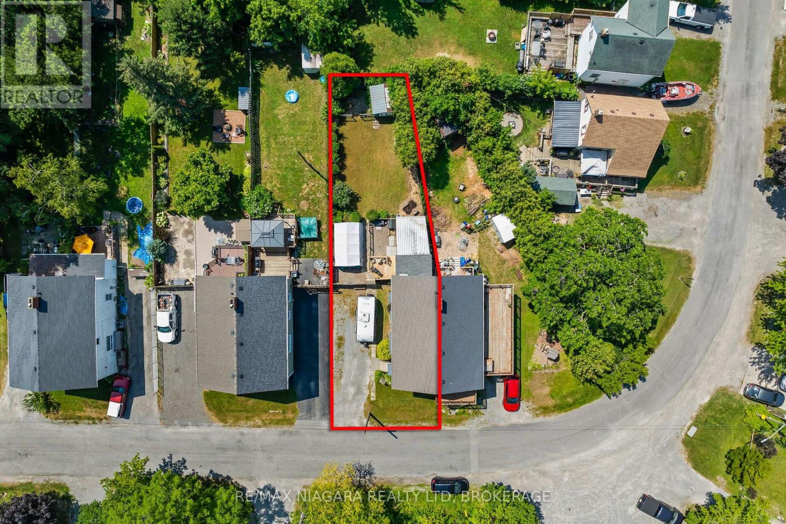 63 HODGKINS AVENUE - 34