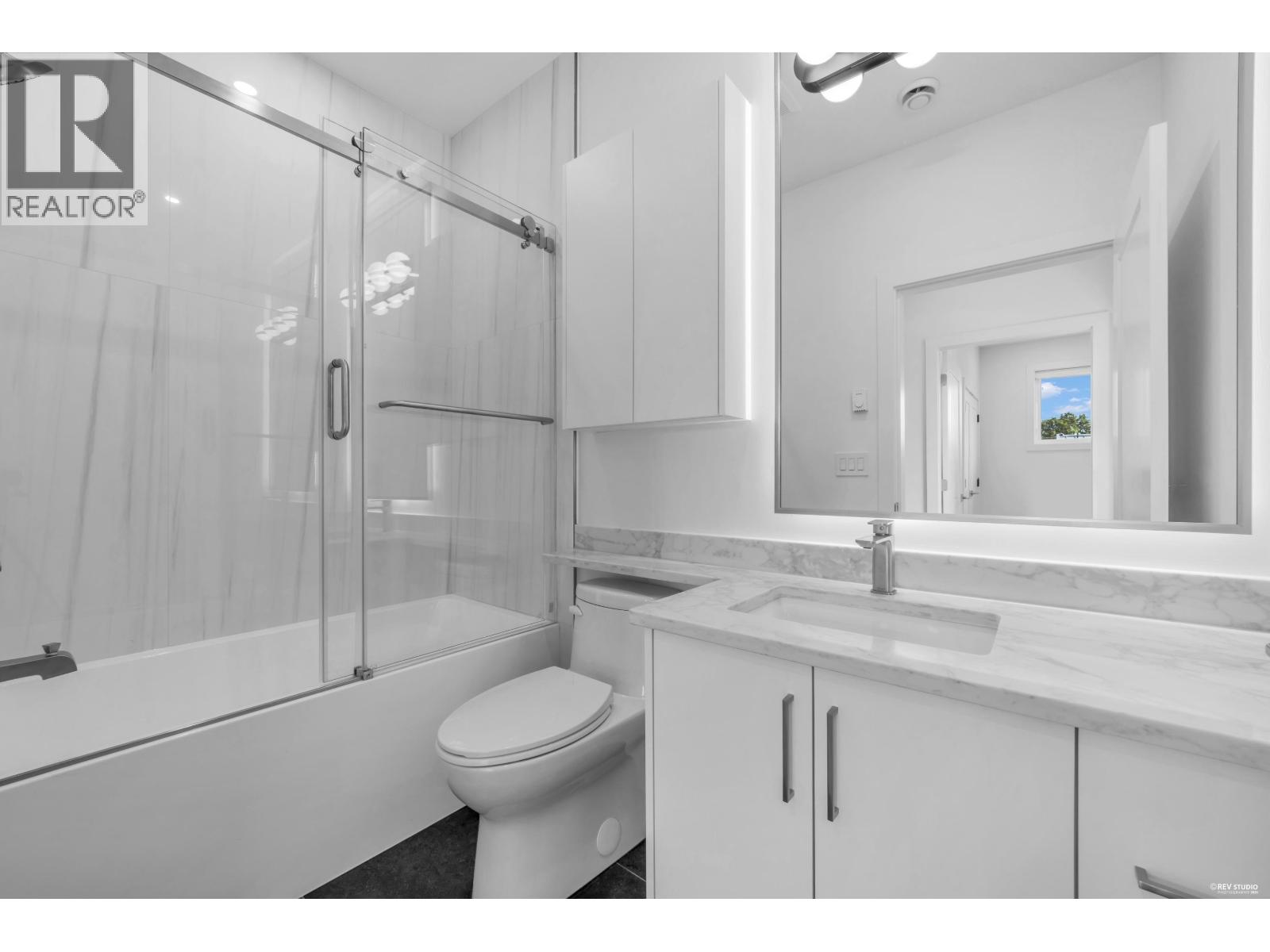 3 Bed, 3 Bath House for Sale in Vancouver – 2 6388 ARGYLE STREET, Vancouver – MLS# R3148465 - Image 17