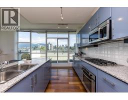Ph1 168 E Esplanade, North Vancouver, BC V7L4X8 Photo 6