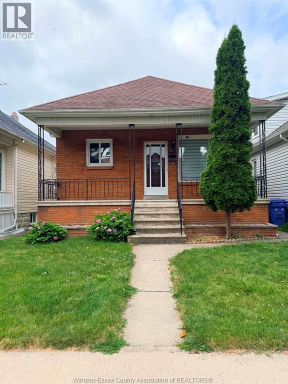1233 LINCOLN