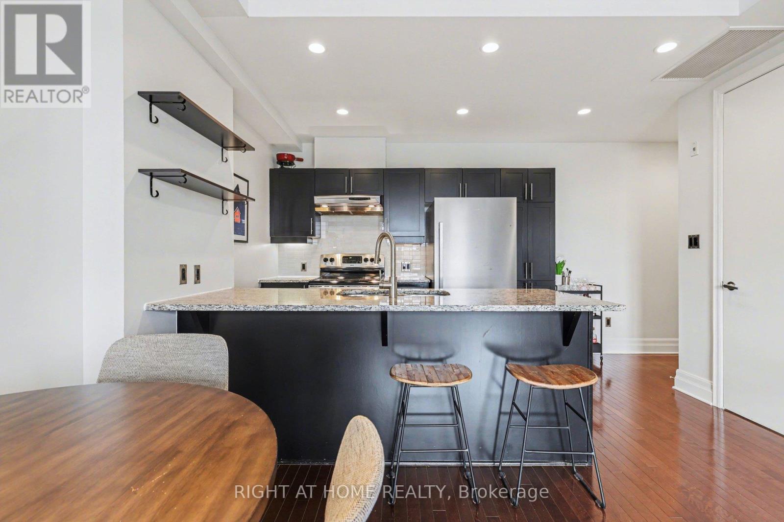 #810 330 LORETTA AVENUE S - 16