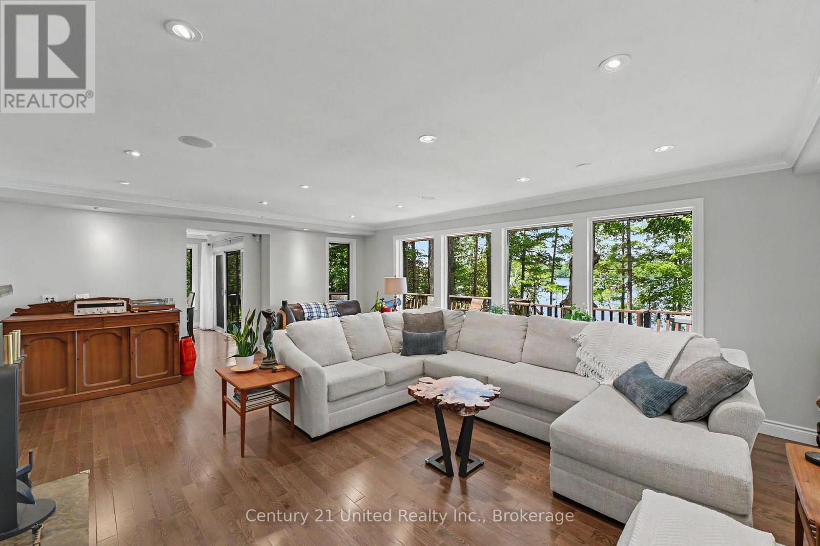 113 SUGARBUSH CRESCENT - 11