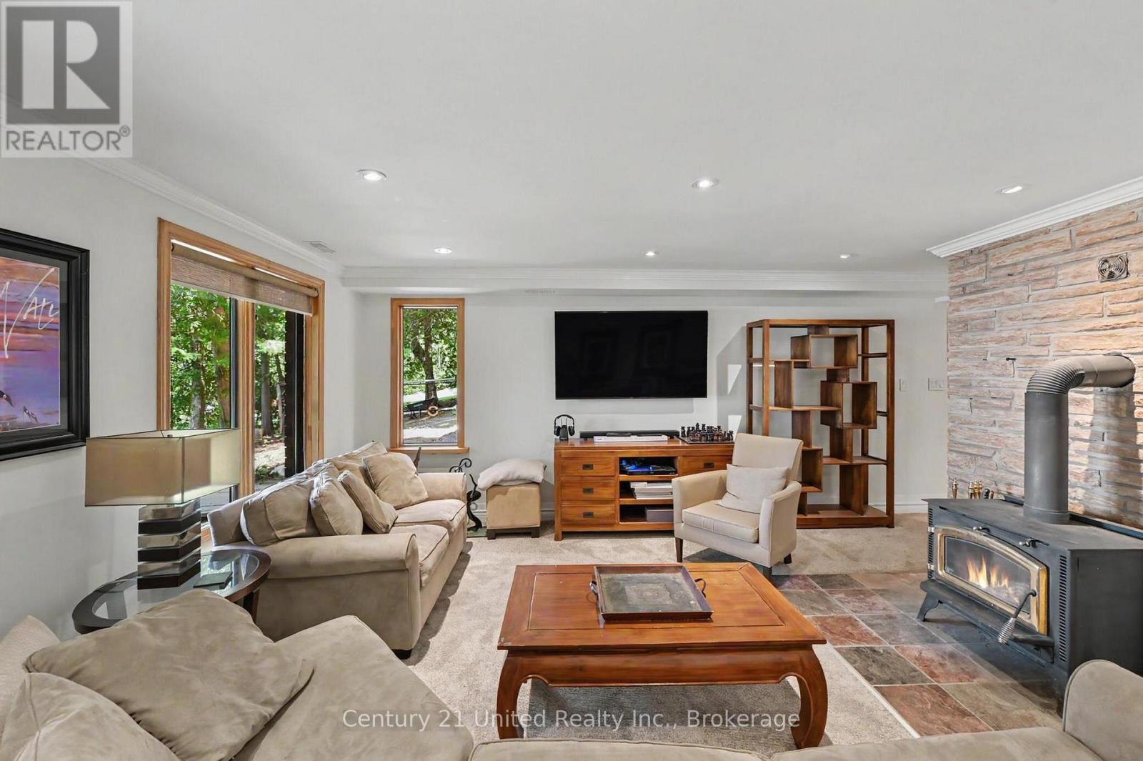 113 SUGARBUSH CRESCENT - 24