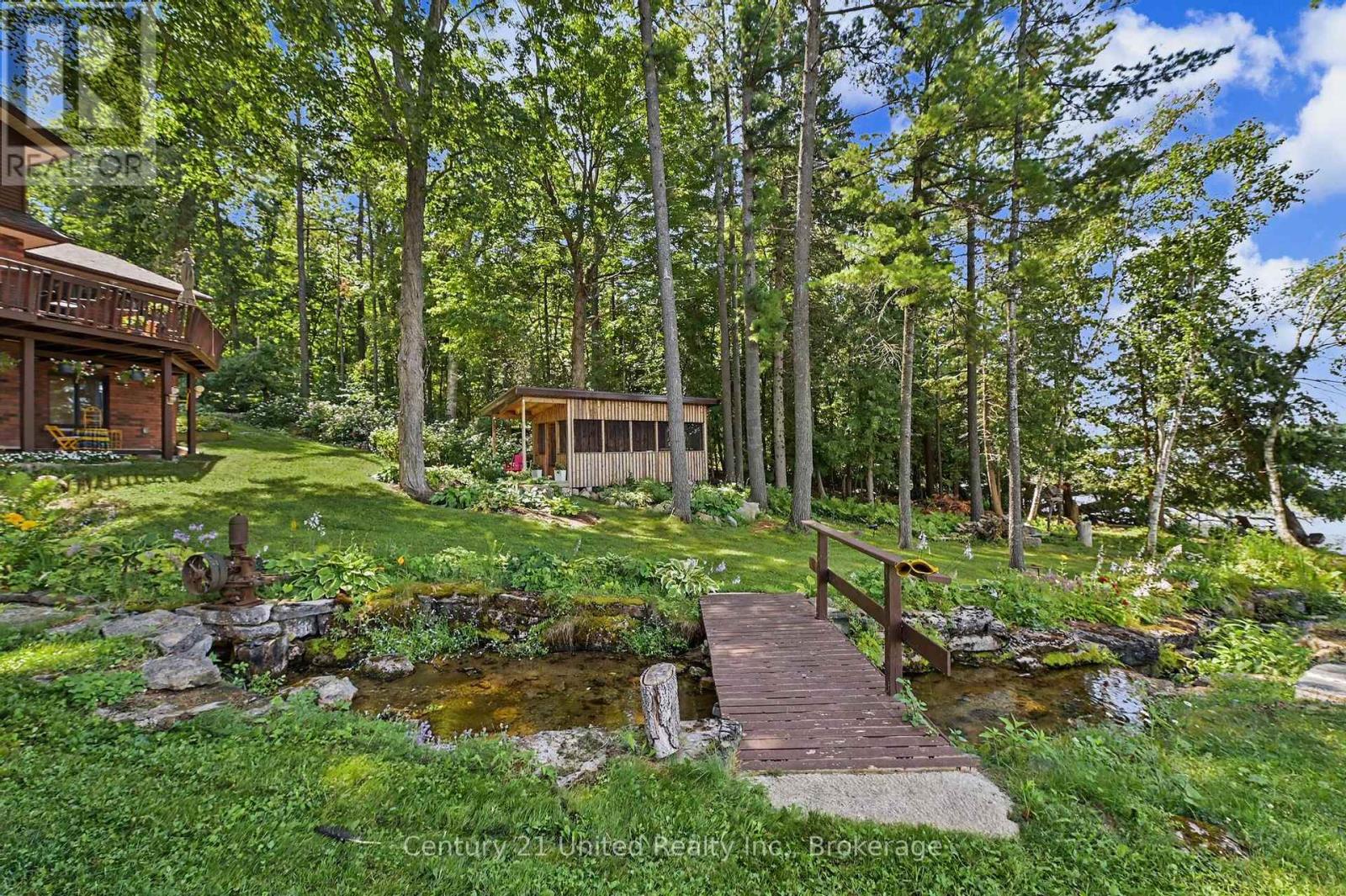 113 SUGARBUSH CRESCENT - 32