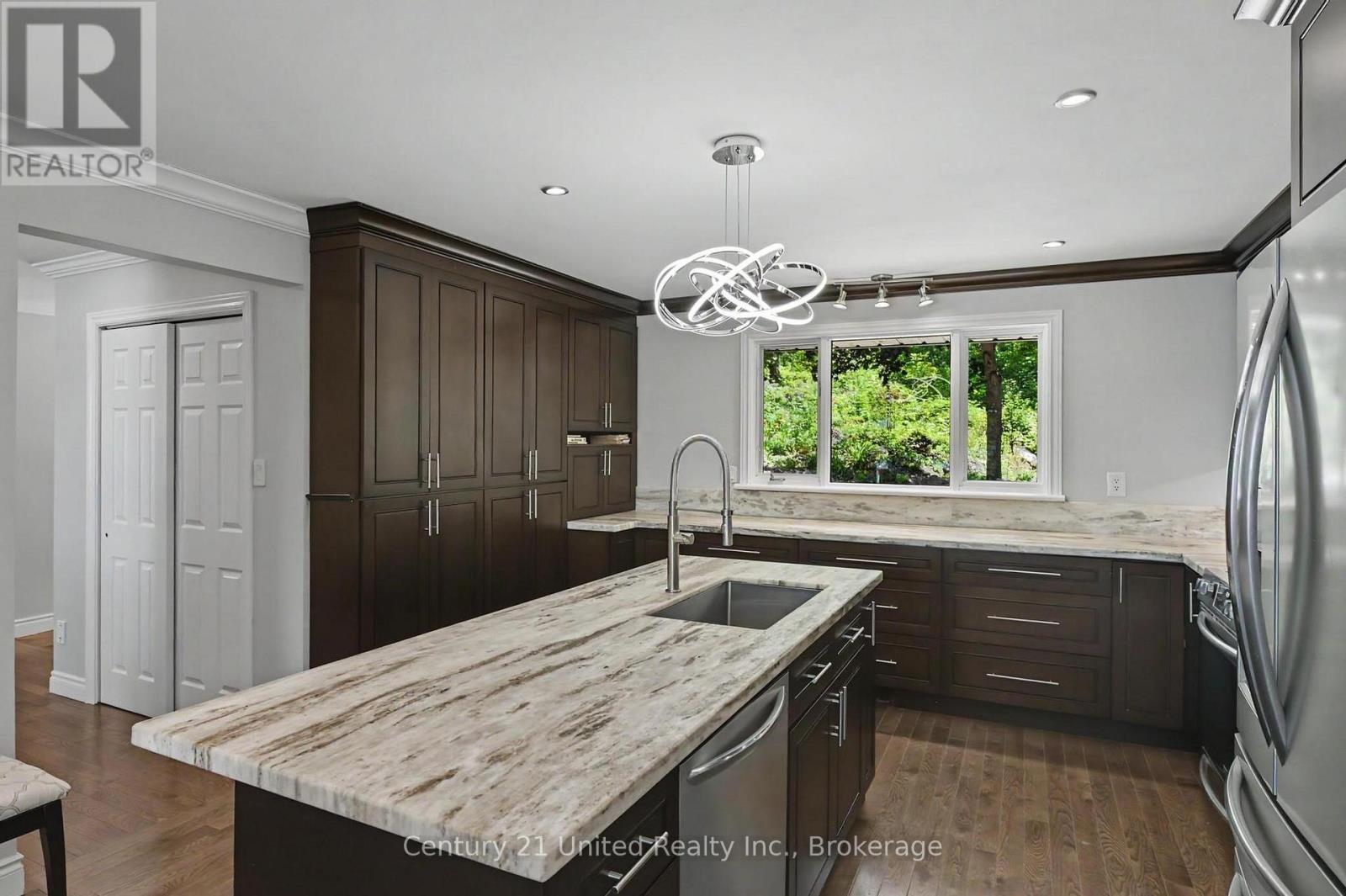 113 SUGARBUSH CRESCENT - 8