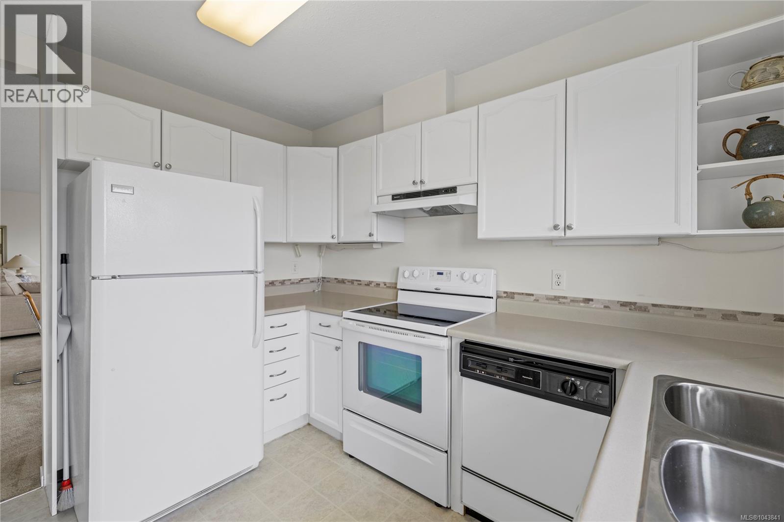 #403 220 Townsite Rd - 16