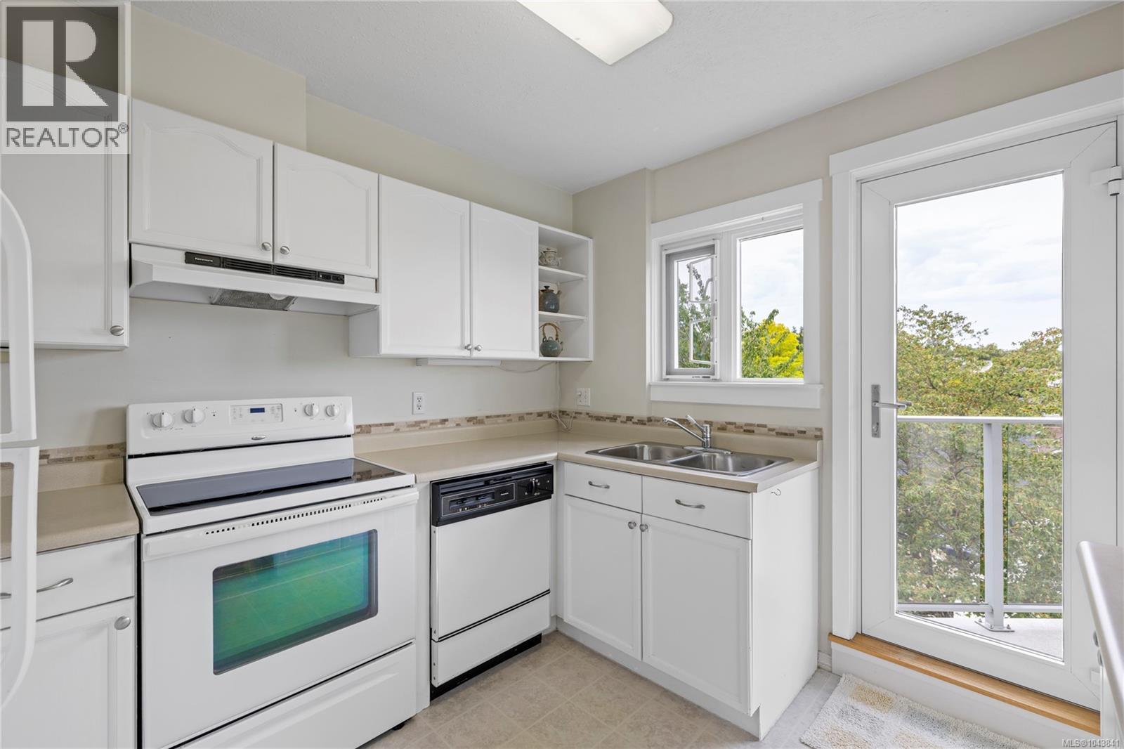 #403 220 Townsite Rd - 17