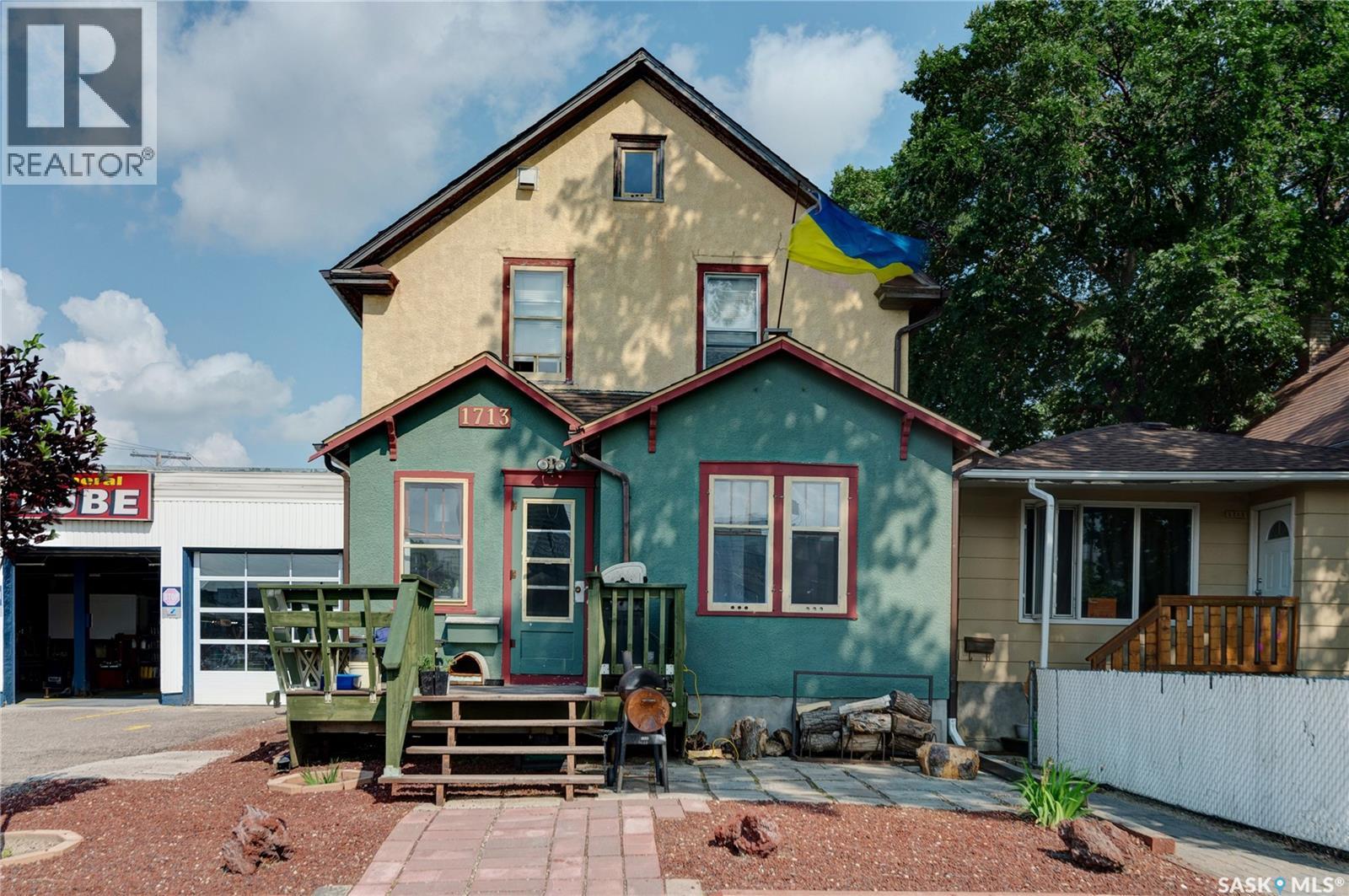 1713 St John STREET - 1