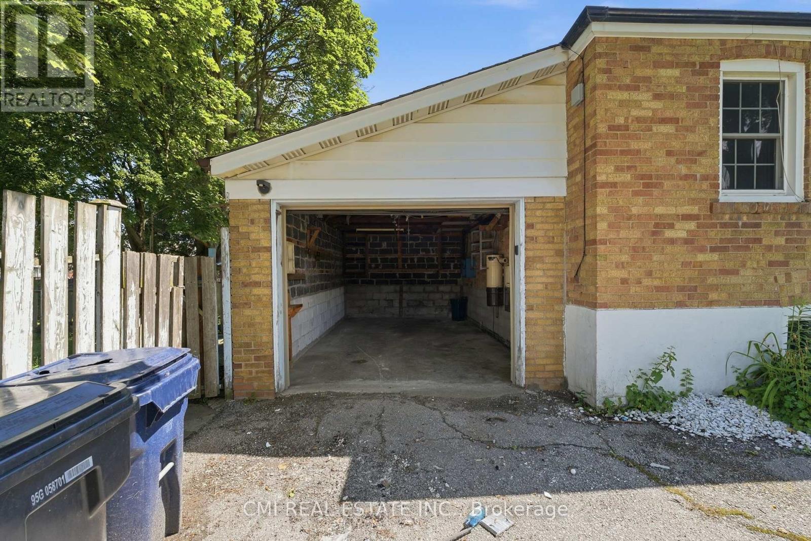 106 FLORA DRIVE - 40