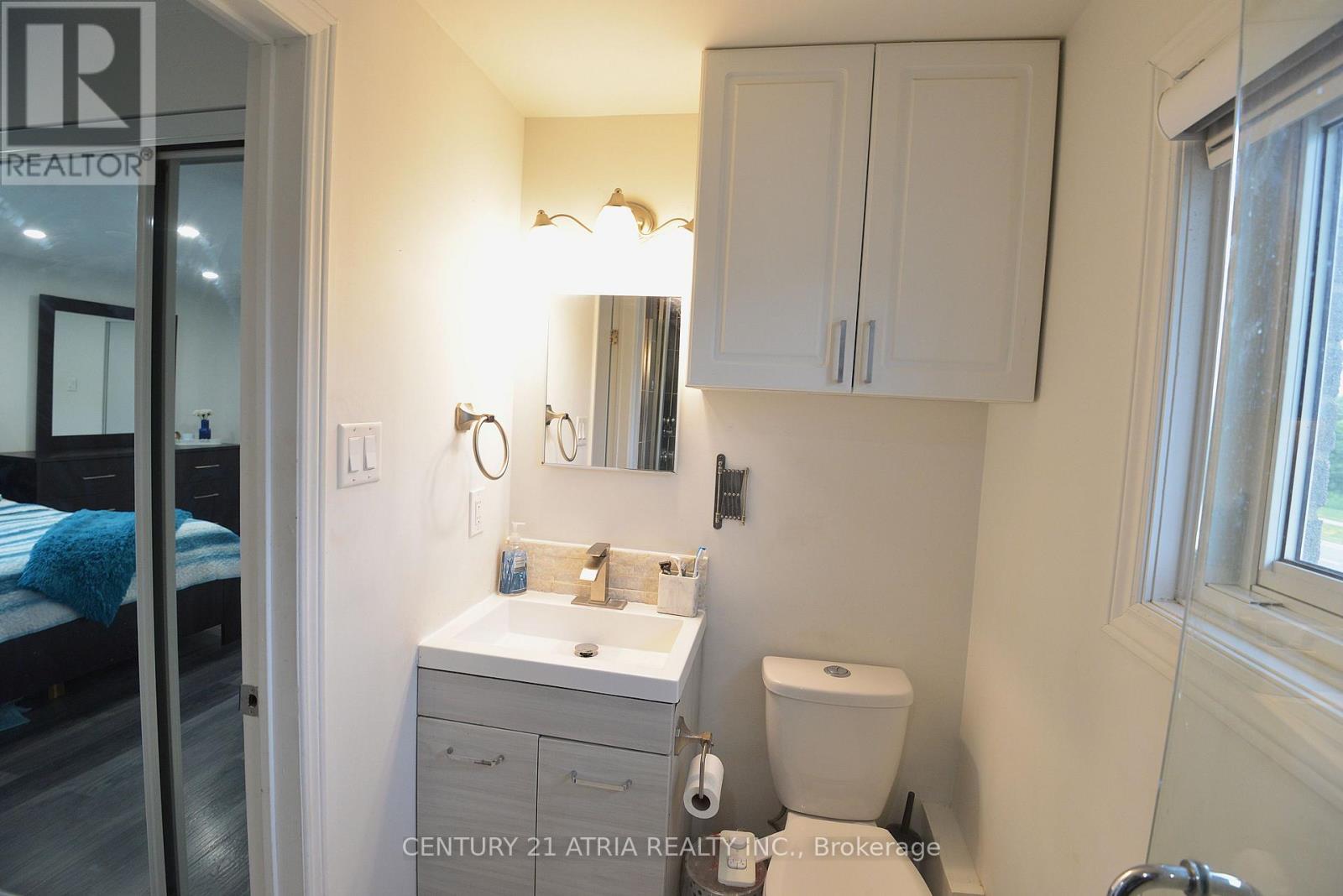 31 CARNELLY CRESCENT - 14