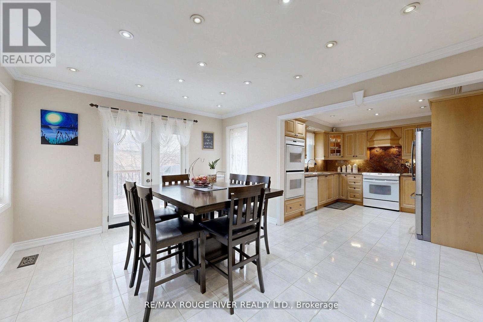 45 ROTHERGLEN ROAD N - 15