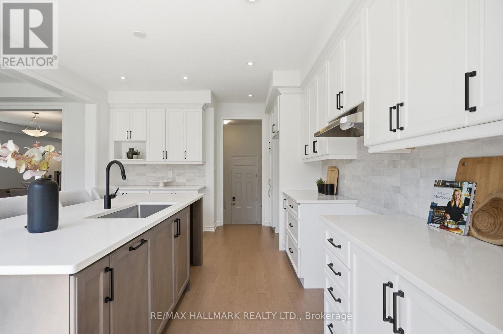 621 MIKA STREET - 17
