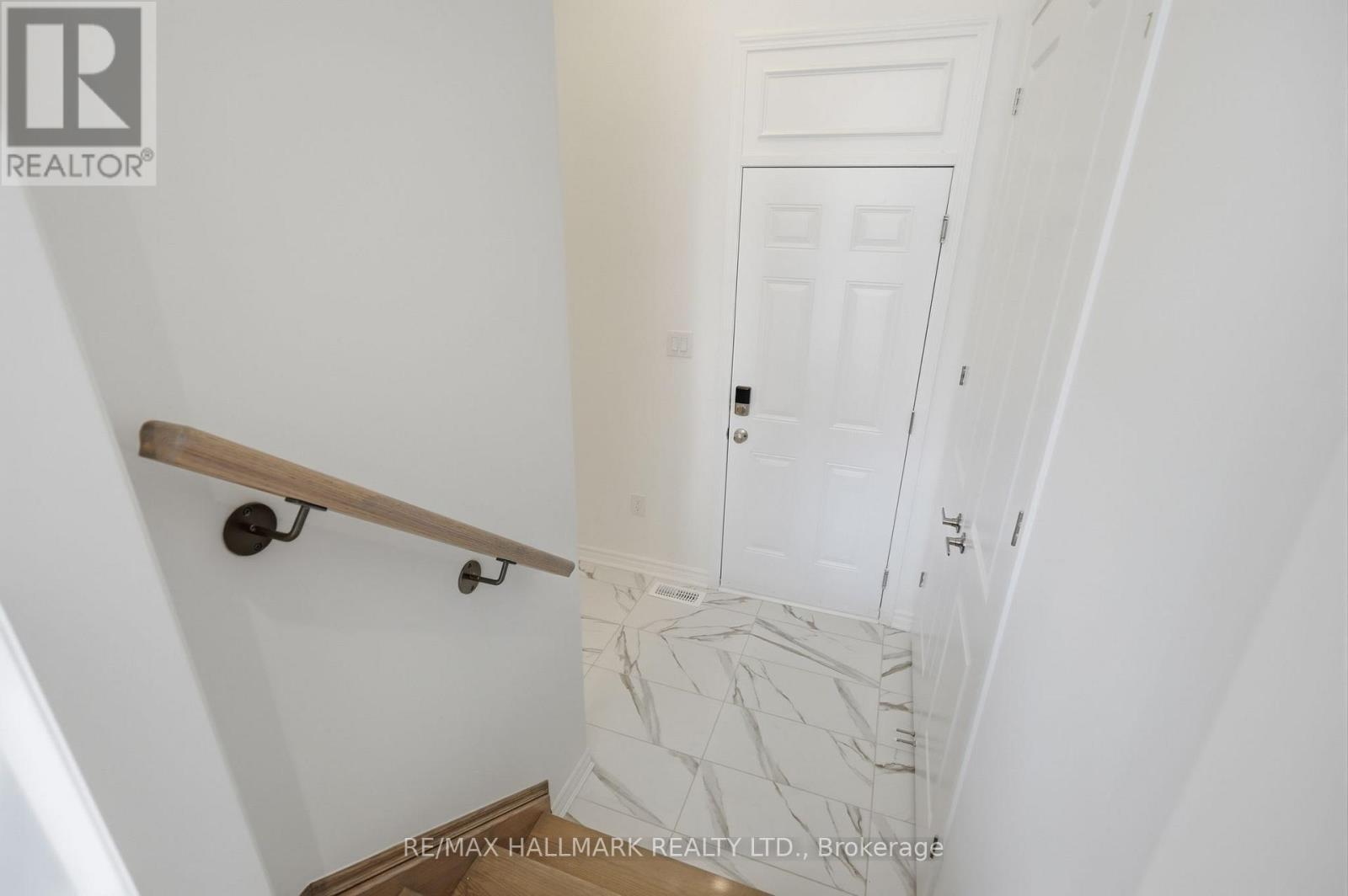 621 MIKA STREET - 18