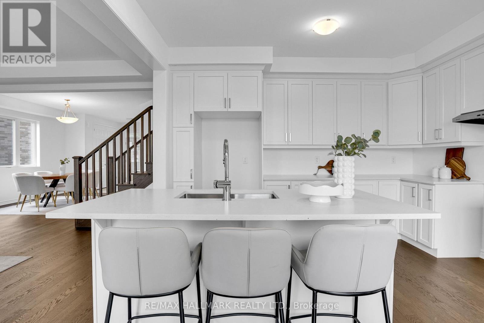 539 MIKA STREET - 13