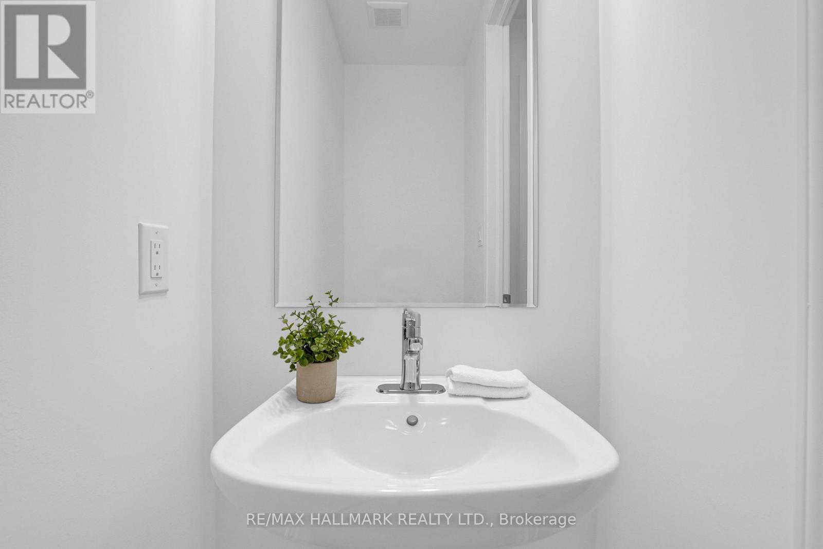 539 MIKA STREET - 18