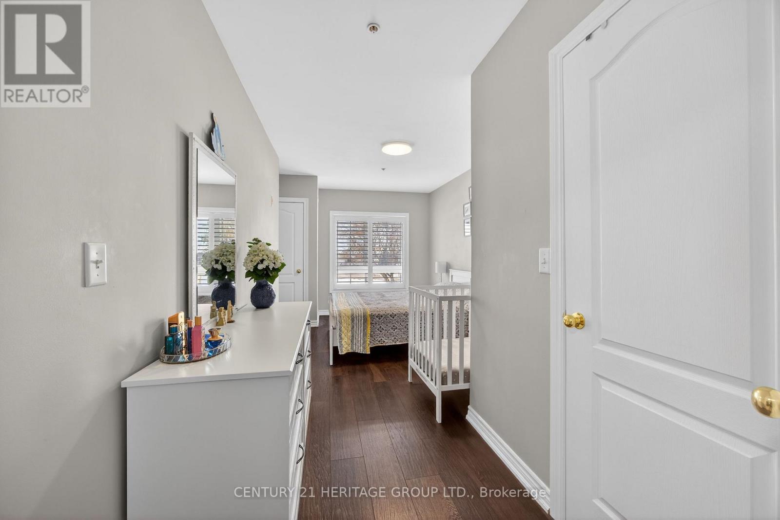 #214 112 SIMCOE ROAD - 17