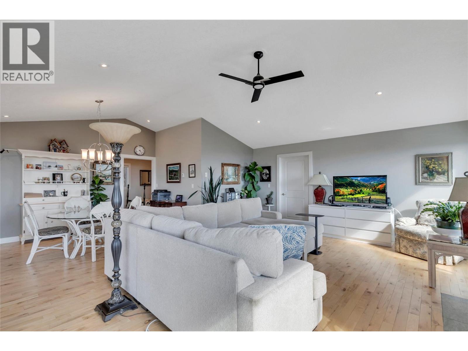 1415 WOLF WAY Road - 18