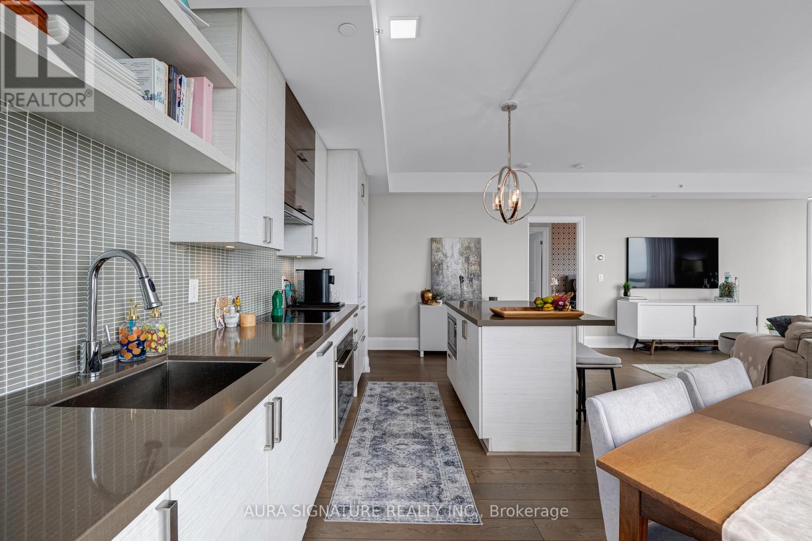 #1004 59 ANNIE CRAIG DRIVE - 10