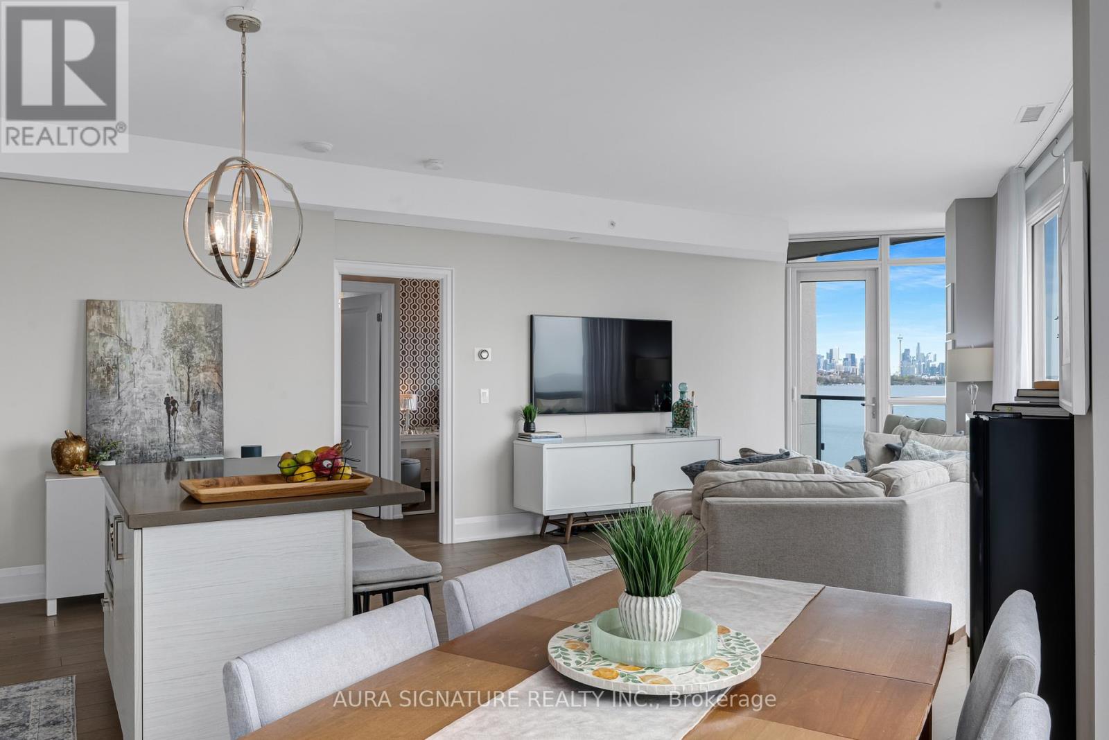 #1004 59 ANNIE CRAIG DRIVE - 14