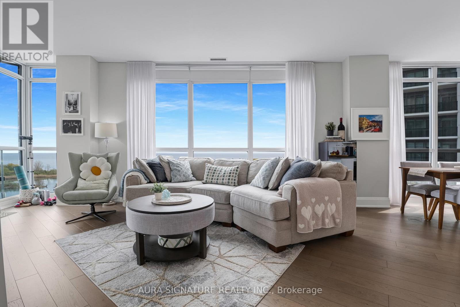#1004 59 ANNIE CRAIG DRIVE - 16