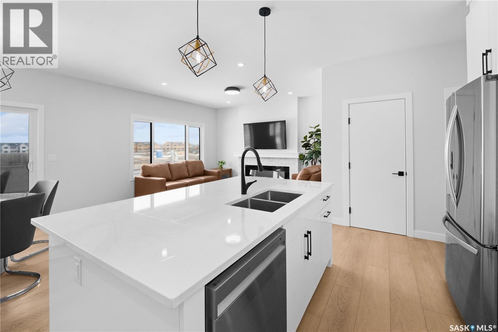 243 Leskiw LANE - 10