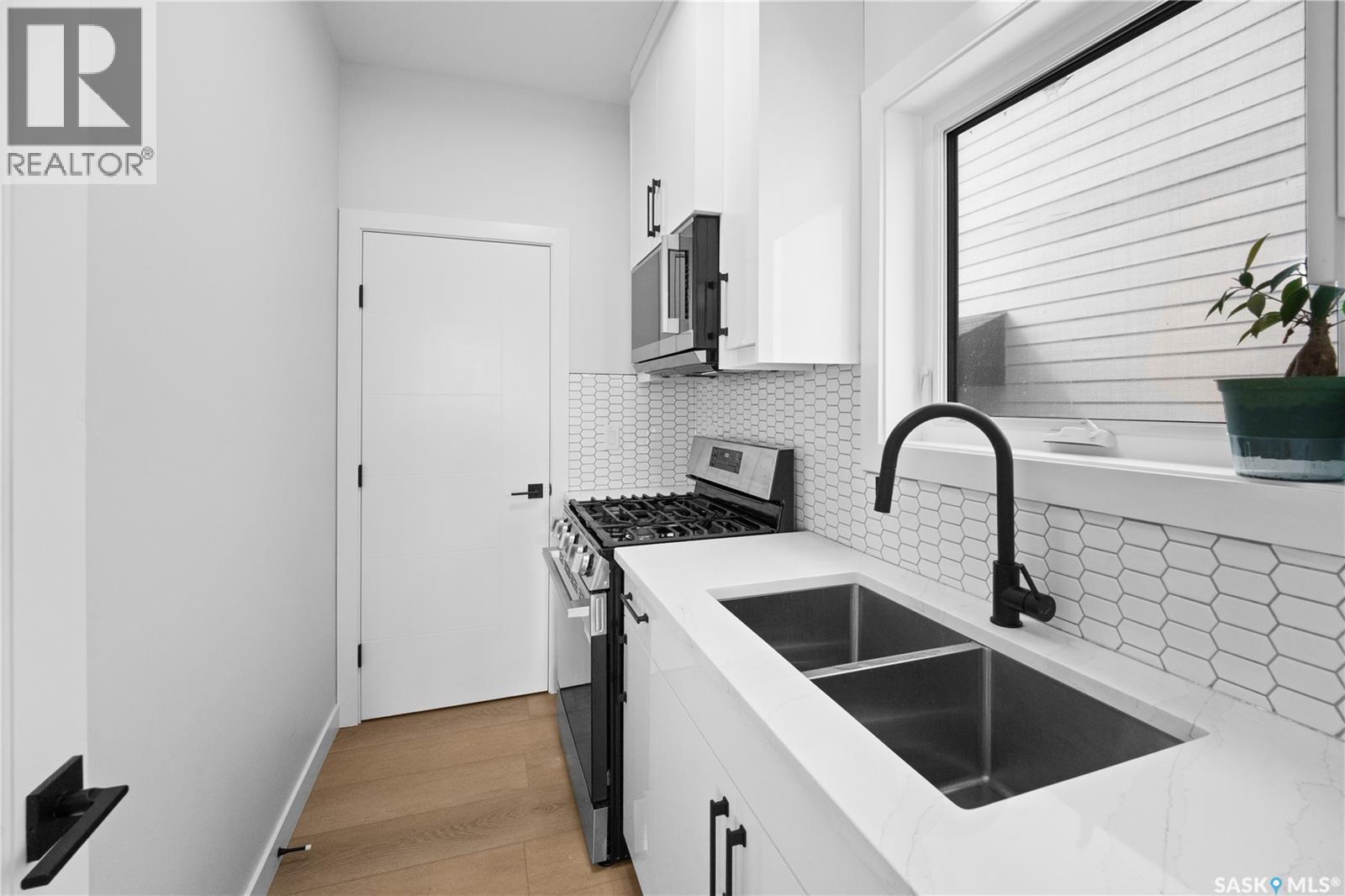 243 Leskiw LANE - 9