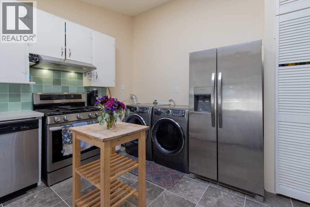 725 6 Street S - 19