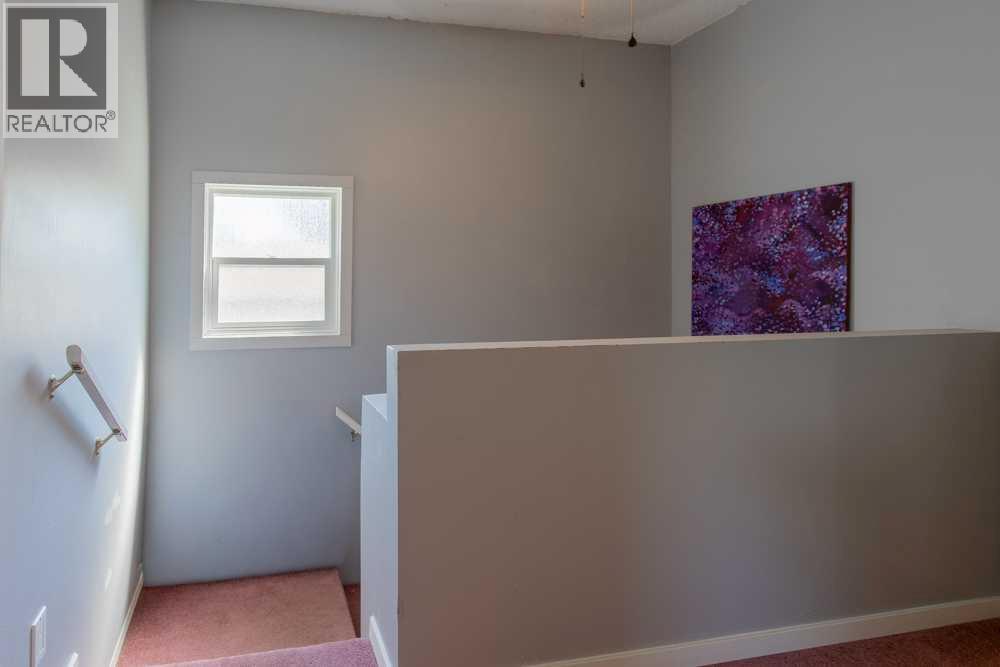 725 6 Street S - 31