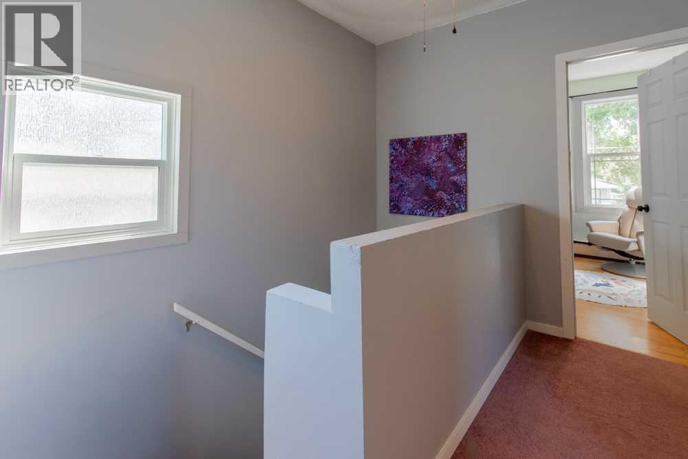725 6 Street S - 33