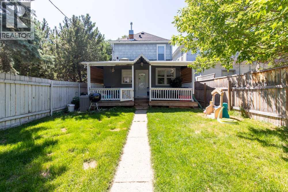 725 6 Street S - 42