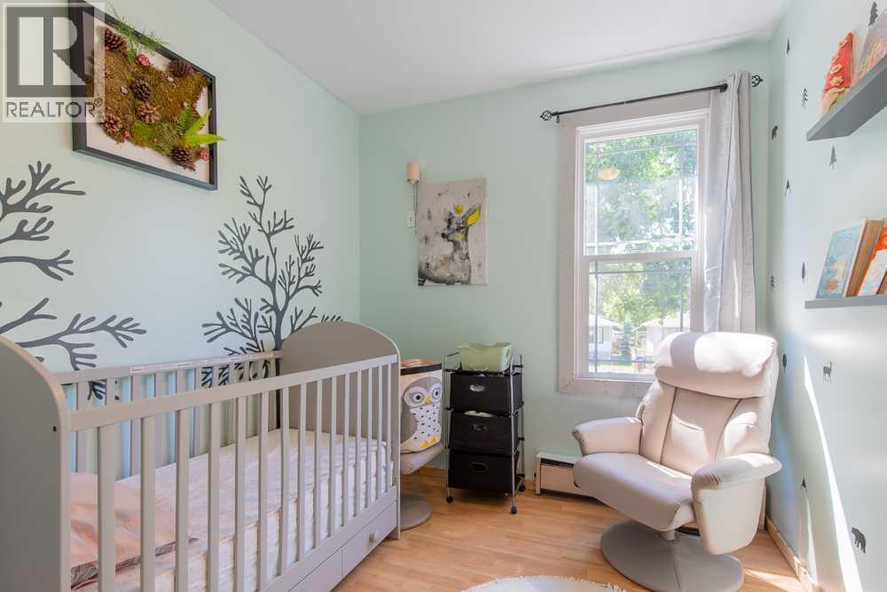 725 6 Street S - 23