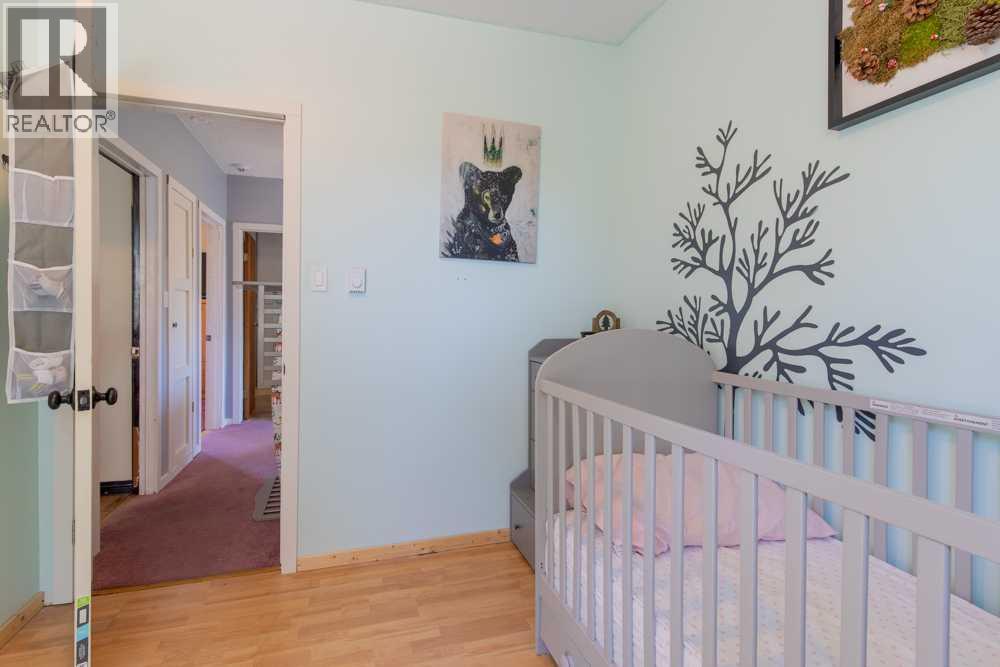 725 6 Street S - 25
