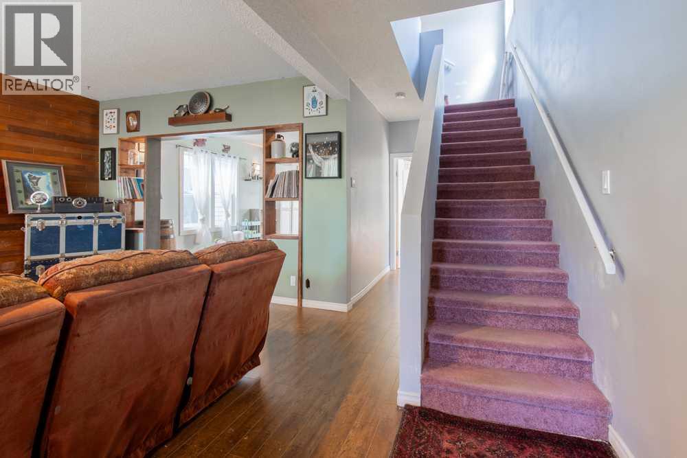 725 6 Street S - 22