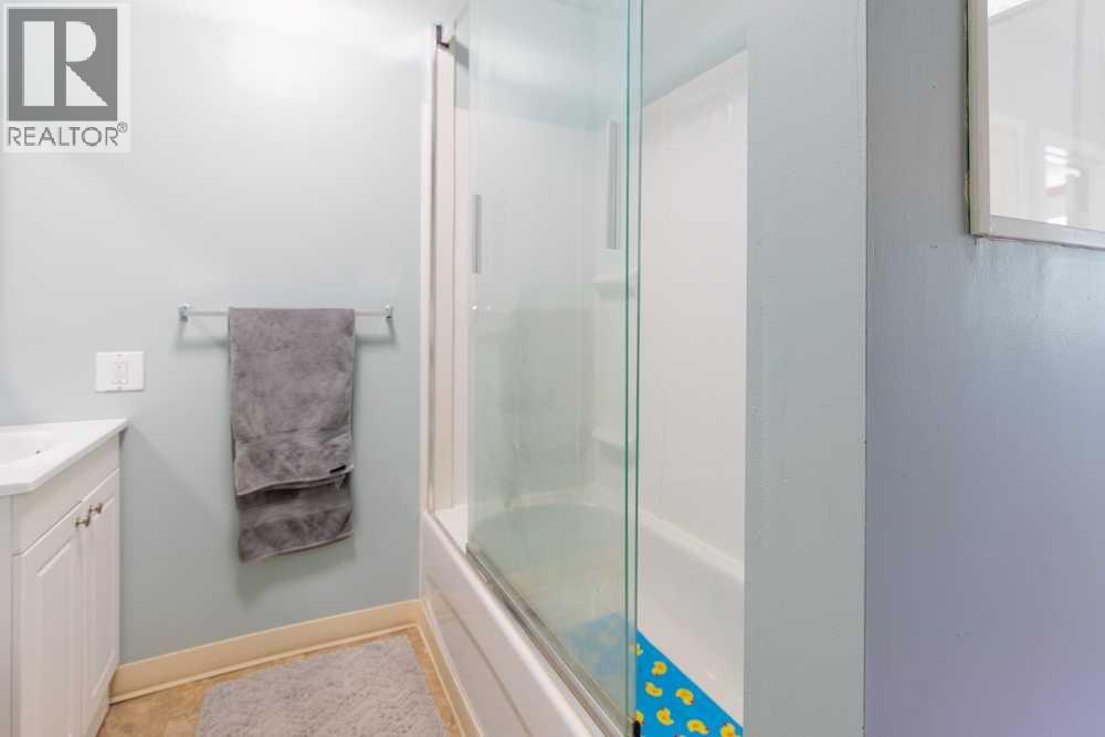 725 6 Street S - 35