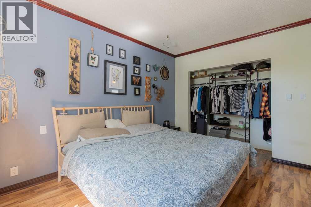 725 6 Street S - 28
