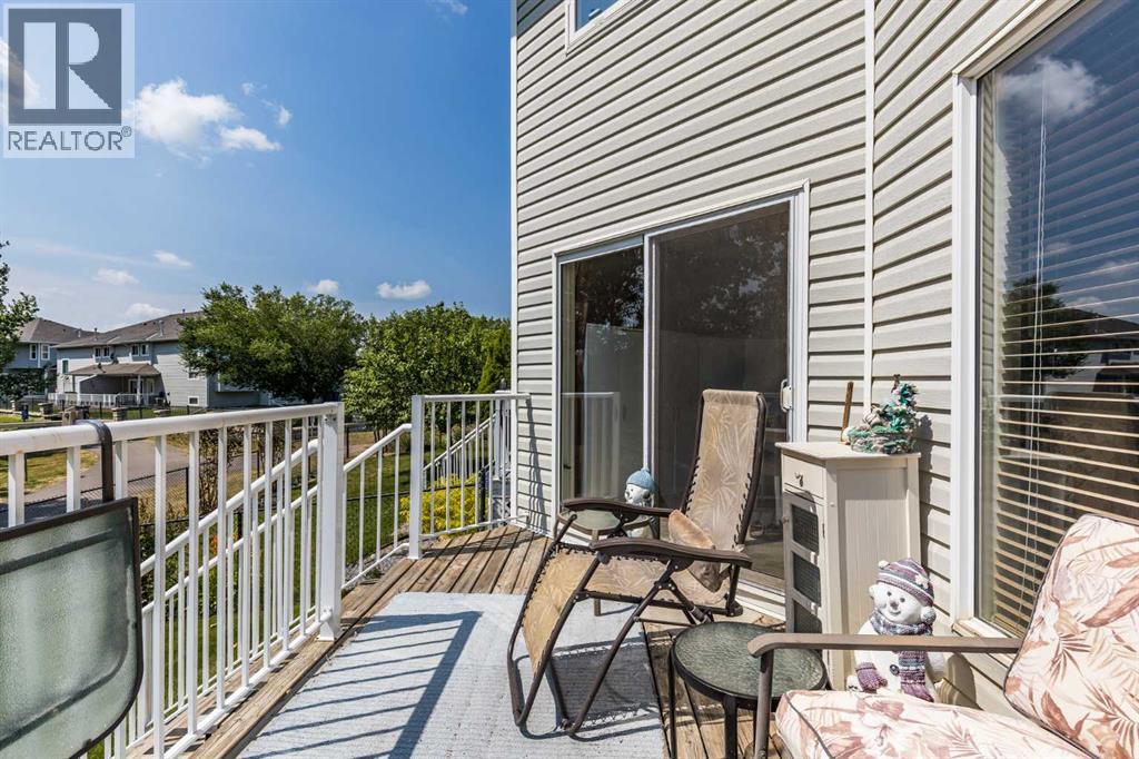37 Northlands Crescent NE - 37